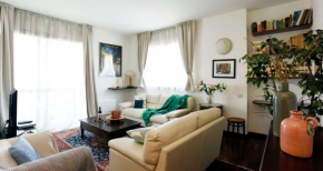  ALTIDO Victorian Apt for 2 with Balcony and free parking  Милан